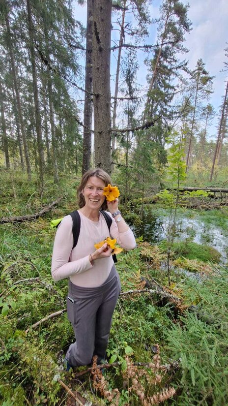 06.09 Varahommikune seenelkäik metsarahva moodi